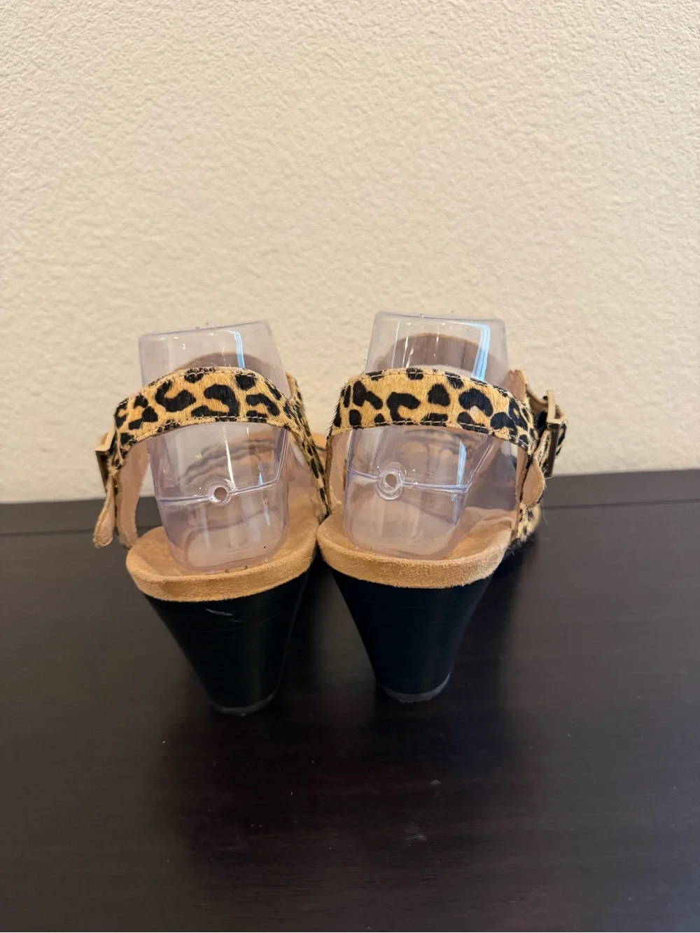 Vionic chic leopard